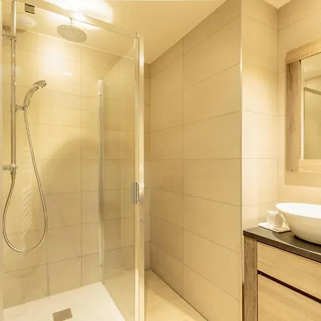 Apartment Duplex Cosy Avec Piscine Et Spa, Pied Des Pistes - Fr-1-461a-25 *